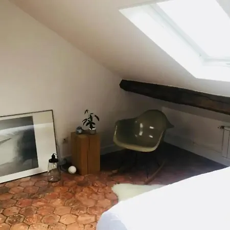 Bright Duplex Near Train Station Paris